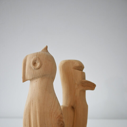 39. Deux totems (face B). Bois. Environ 7" x 3 x 2". 2023.
À discuter.