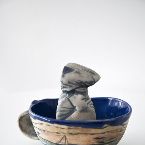 Prendre le large. Porcelaine. Environ 4 x 4 x 3". 2024-2025. 
250$