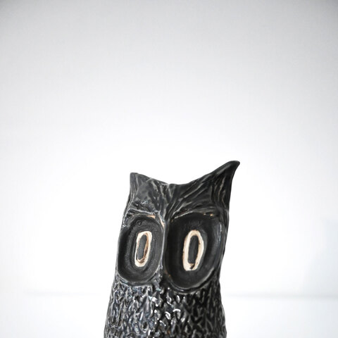 45. Hibou de table. Porcelaine. 3 x 2 x 2. 2024. 
100$