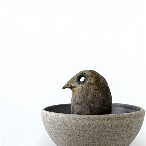 21. L'âme de corbeau (et bol dark granite). Environ 5 x 5 x 5". 2026.
300$