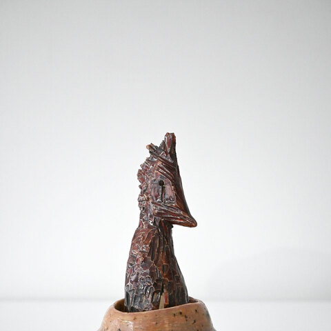 47. Coqkuri dans son nid. Porcelaine. Environ 5 x 3 x 3". 2025.
120$.